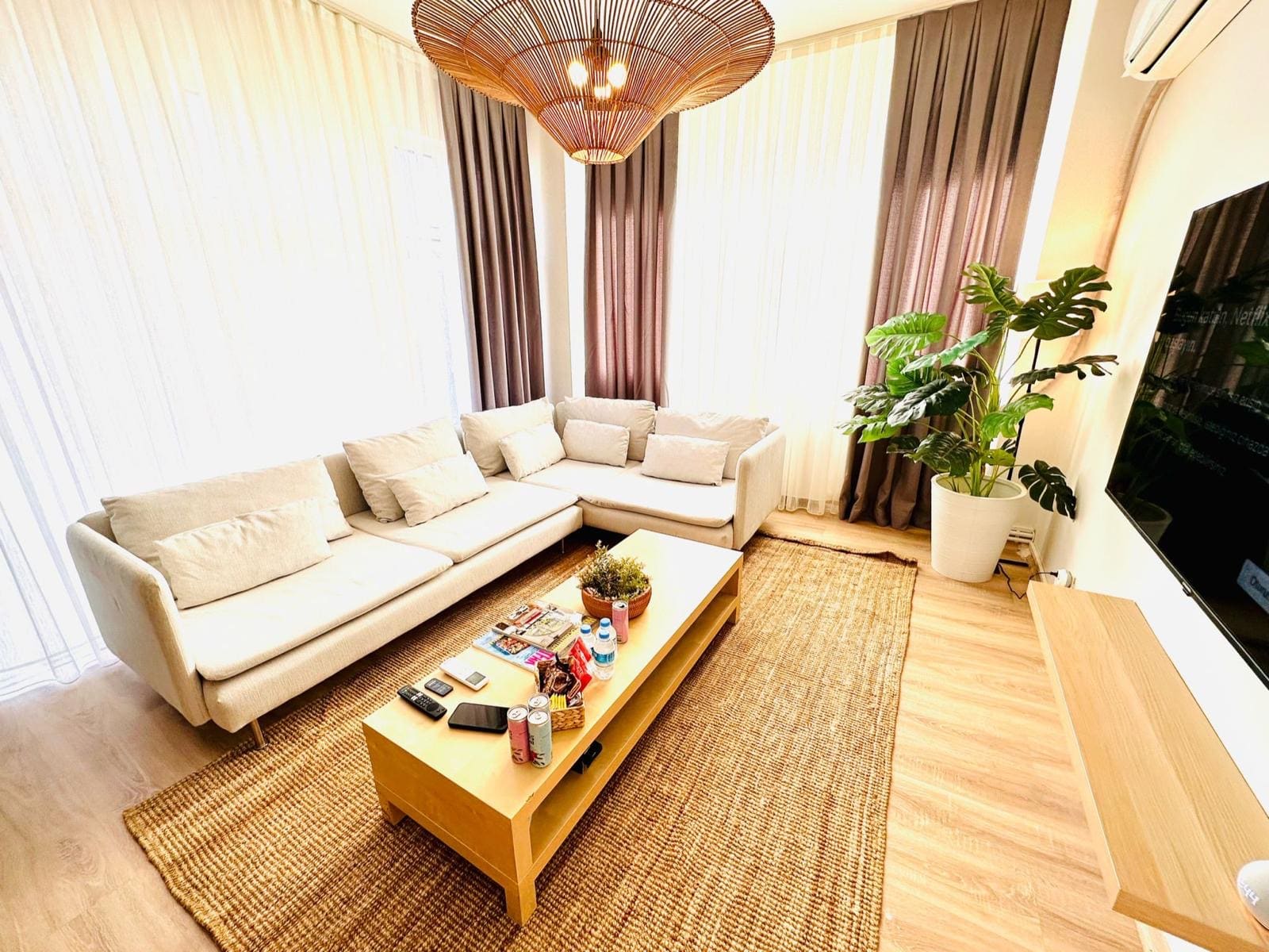 Quantum Eve aydınlık bekleme ve dinlenme salonu