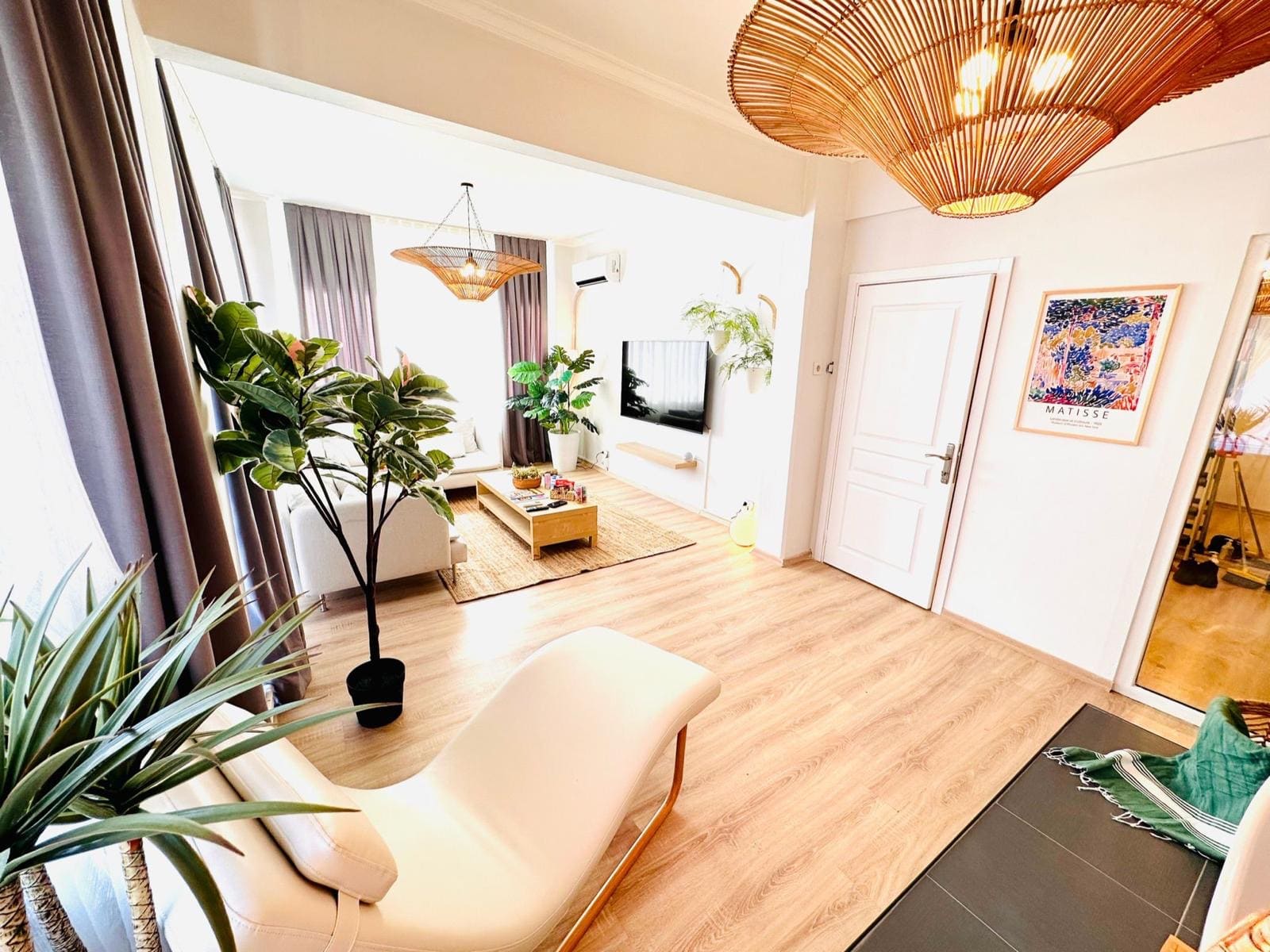 Quantum Eve dinlenme koltuğu ve salon geçişi